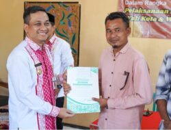 *A’AF- BALGIS KUNJUNGI PASIRKRATONKRAMAT, SILATURAKHMI DAN SERAHKAN BANTUAN RT/RW*