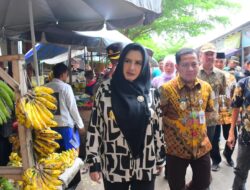 Fadia-Sukirman didampingi Kadisperindag Pantau Empat Pasar Tradisional.