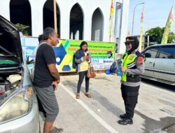 *Polwan Pekalongan Berikan Himbauan kepada Pemudik di Rest Area 338A*