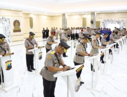*Pimpin Sertijab 5 Pejabat Utama dan 4 Kapolres, Kapolda Jateng : Mari Benahi Diri dan Jaga Kepercayaan Publik*