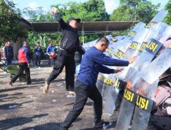 Polres Pekalongan Gelar Simulasi Pengamanan Unjuk Rasa Humanis: Perkuat Kesiapan dan Profesionalisme Personel