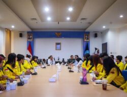 SAMBANGI BNN, PULUHAN MAHASISWA UI PELAJARI PENDEKATAN REHABILITASI SEBAGAI PEMUTUS RANTAI PEREDARAN GELAP NARKOTIKA