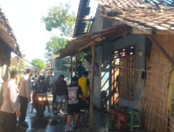 Korsleting Listrik, Sebuah Rumah di Sragi Pekalongan Terbakar