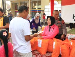 Bazar Sembako Murah Polres Pekalongan Diserbu Pengunjung Car Free Day
