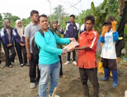 *CAMAT PEKALONGAN BARAT MELAKUKAN PELETAKAN BATU PERTAMA PEMBANGUNAN PEMBAKAR SAMPAH BEBAS POLUSI DI TPST3R SAPURO KEBULEN PEKALONGAN*