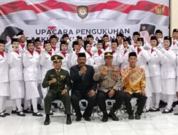 Camat Sragi, Slamet Riyanto, S.IP., M.M.,Kukuhkan 30 Paskibra