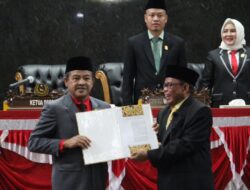 *Resmi Dilantik,Jabat Anggota DPRD Indramayu H.Tatang Sutardi  Dari Partai Golkar*
