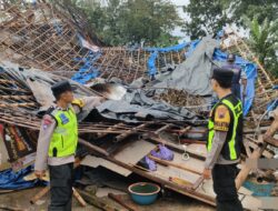Hujan Deras dan Angin Kencang Robohkan Dua Rumah Warga di Sragi Pekalongan