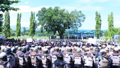 Ratusan Personel Gabungan Ikuti Sispamkota di Pekalongan, Antisipasi Gangguan Kamtibmas Jelang Hari Buruh