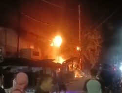 Warga Masyarakat Digegerkan Kebakaran di Sragi Pekalongan