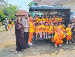 Polisi Sahabat Anak, Siswa KB Ceria Doro Belajar Tugas Kepolisian di Mapolsek Doro