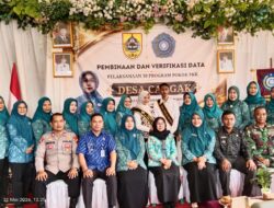 Ketua TP PKK Kabupaten Pemalang Berikan Pembinaan dan Santunan di Desa Cangak