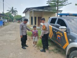 Patroli Dialogis di Ambokembang, Polsek Kedungwuni Ingatkan Anak-Anak Bahaya Petasan dan Balon Udara