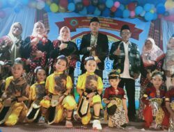 31 Siswa TK Pertiwi Bakal Dilepas, Tangis Haru Warnai Perpisahan di GOR Desa Bakal