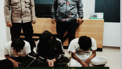 Diduga Hendak Tawuran, Tiga Remaja Bersenjata Tajam Diamankan Warga dan Diserahkan ke Polsek Wiradesa