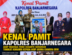 Kenal Pamit Kapolres Banjarnegara, AKBP Mariska Fendi Susanto Serahkan Tongkat Komando kepada AKBP Aruma Chandra Dewi
