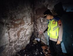 Suara Ledakan Mengagetkan Warga, Rumah Kosong di Desa Krandon Terbakar, Kerugian Ditaksir Rp55 Juta